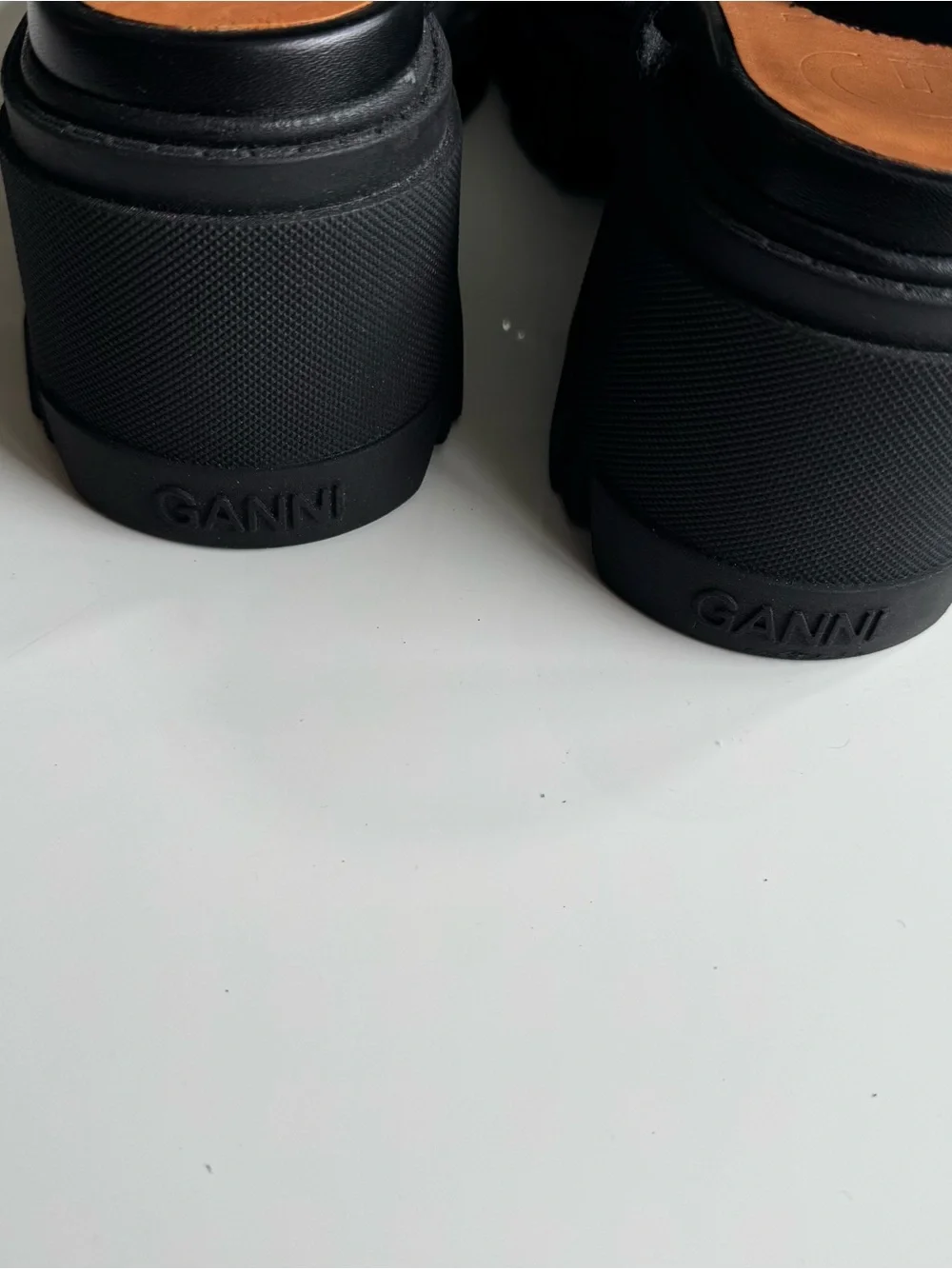 Ganni bold black